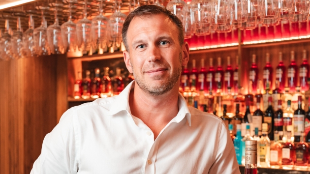 Campari Deutschland hat einen neuen Chef - Matthew Glenn ist neuer Geschäftsführer der Campari Deutschland GmbH - Quelle: 2023 FriendlySt.Studio/JohnWayte